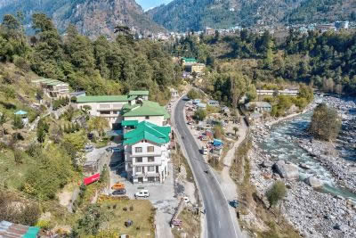 Hotel River Regency - The resort in manali